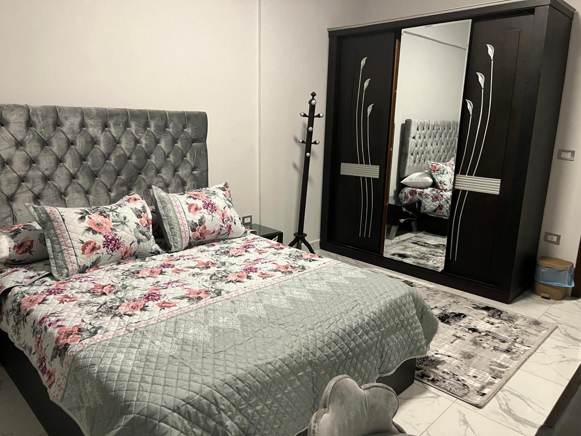 Luxury Apartments Beside Mall Of Arabia And Dar Al-Fouad Hospital - Families Only- No Alcoholic Beverages 6th of October City Exteriör bild