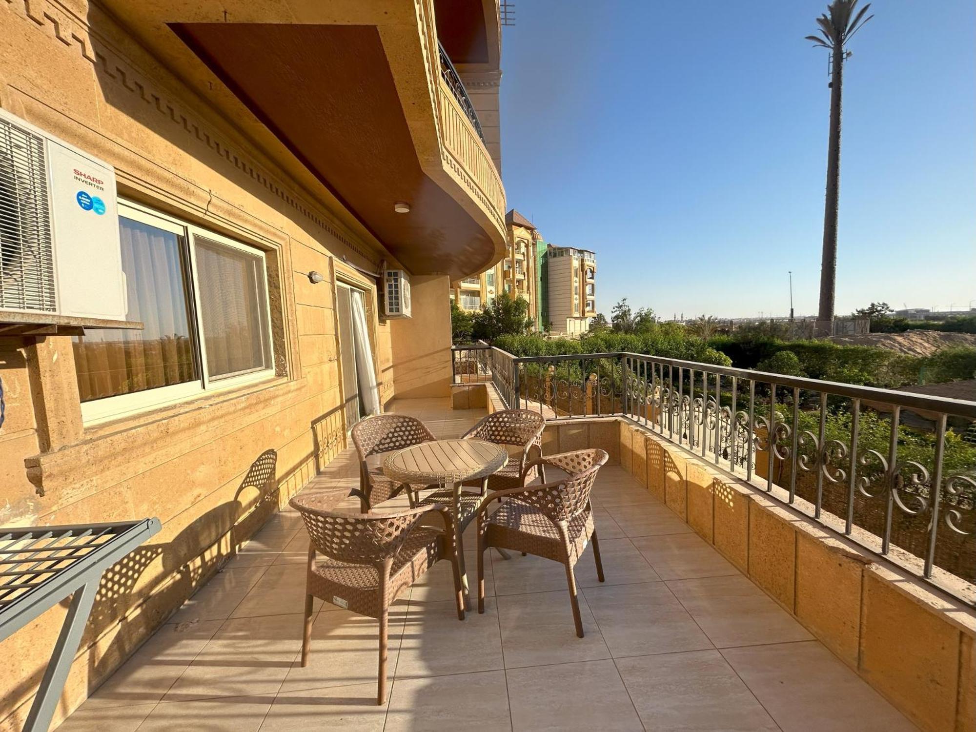 Luxury Apartments Beside Mall Of Arabia And Dar Al-Fouad Hospital - Families Only- No Alcoholic Beverages 6th of October City Exteriör bild