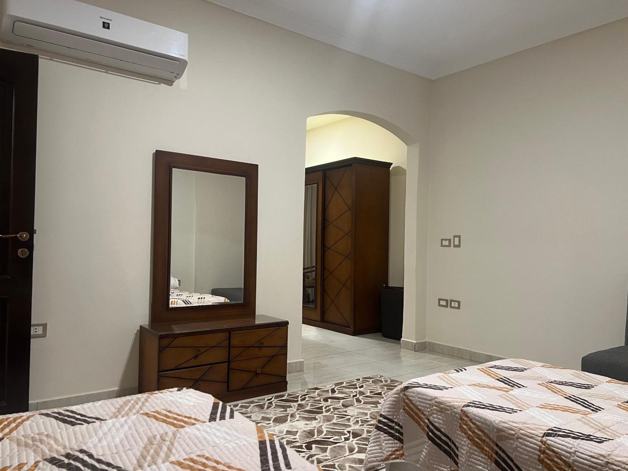 Luxury Apartments Beside Mall Of Arabia And Dar Al-Fouad Hospital - Families Only- No Alcoholic Beverages 6th of October City Exteriör bild