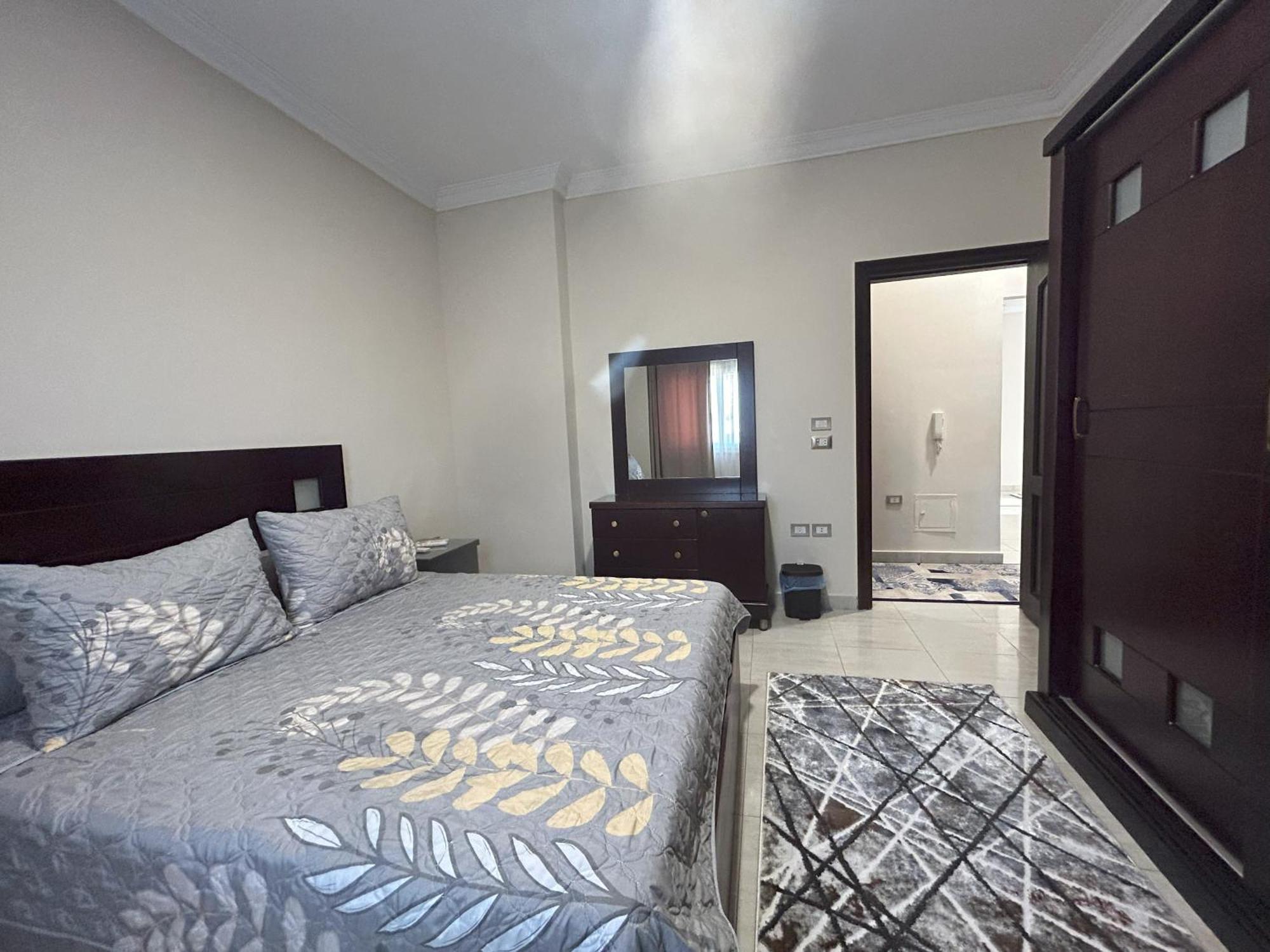 Luxury Apartments Beside Mall Of Arabia And Dar Al-Fouad Hospital - Families Only- No Alcoholic Beverages 6th of October City Exteriör bild